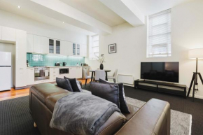 1 Bedroom apartment in Melbourne city with carpark